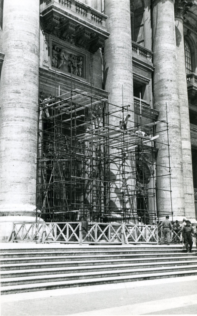 Sint-Pietersbasiliek in de stellingen